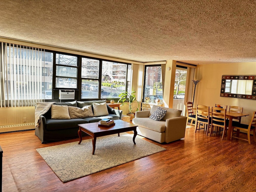 LeHavre on the Water unit 2D, Flushing, NY 11357 - photo 1