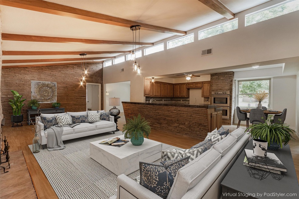 5016 Arrowpoint Dr, Houston, TX 77022 - photo 1