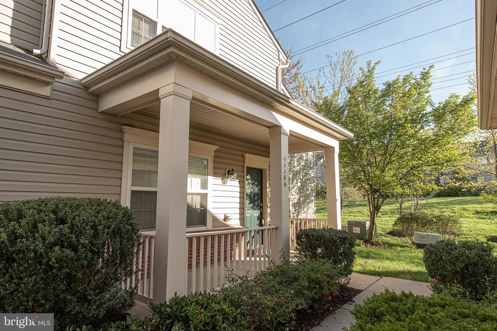 11186 Wortham Crest Cir, Manassas, VA 20109 - photo 1