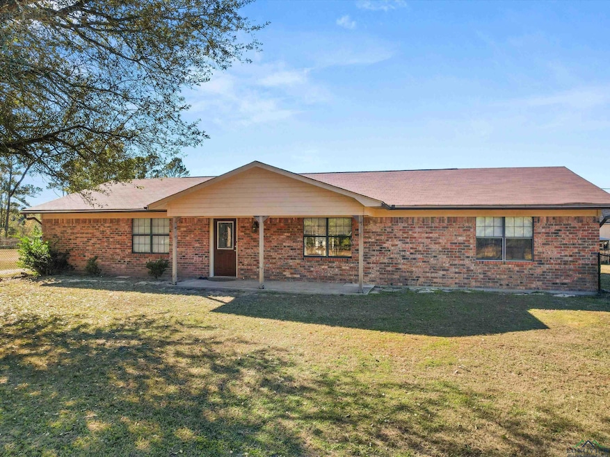 1069 Lilac Ln, Gilmer, TX 75645 - photo 1