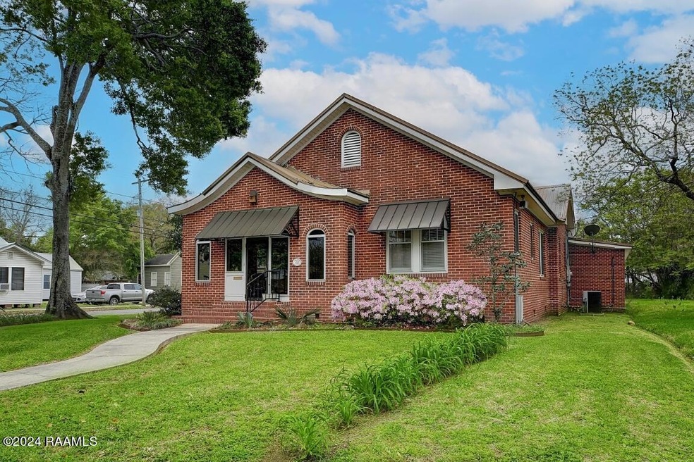 452 Charles St, New Iberia, LA 70560 - photo 1