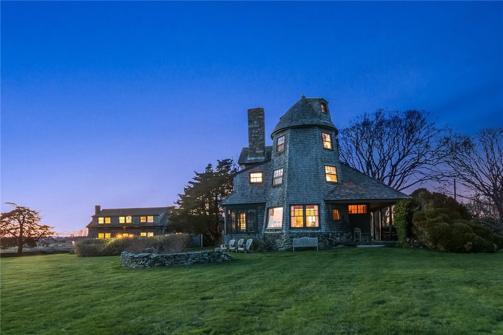 581 W Main Rd, Little Compton, RI 02837 - photo 1