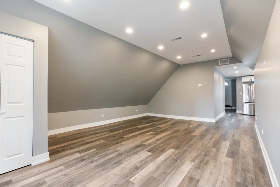 4624 N Springfield Ave unit 3, Chicago, IL 60625 - photo 1