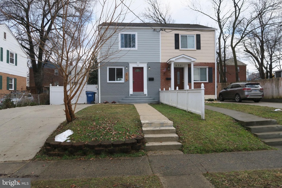 5719 Fenwick Dr, Alexandria, VA 22303 - photo 1