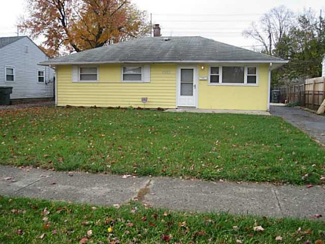 1061 S Ashburton Rd, Columbus, OH 43227 - photo 1