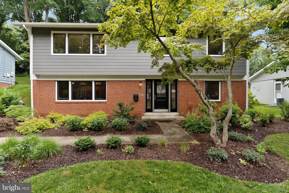 11412 Soward Dr, Kensington, MD 20895 - photo 1