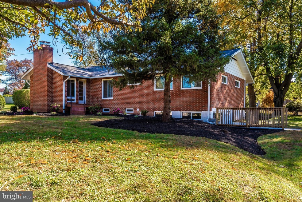 6437 Sunset Dr, Frederick, MD 21702 - photo 1