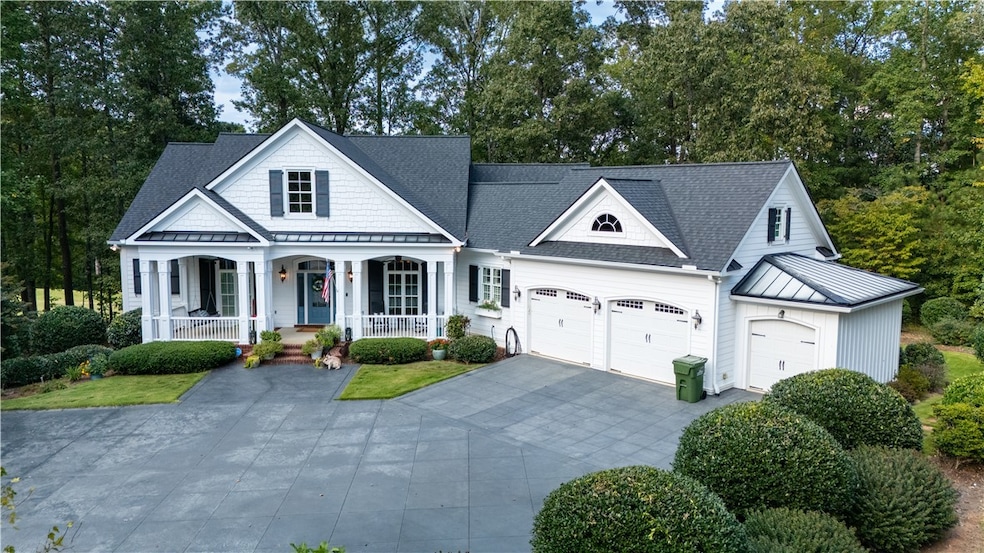 511 Brae Burn Ct, Lanett, AL 36863 - photo 1