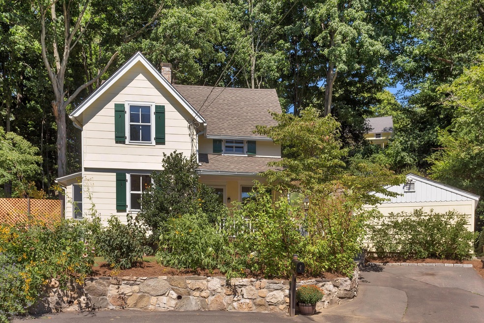 4 Waterfall Ln, Cos Cob, CT 06807 - photo 1