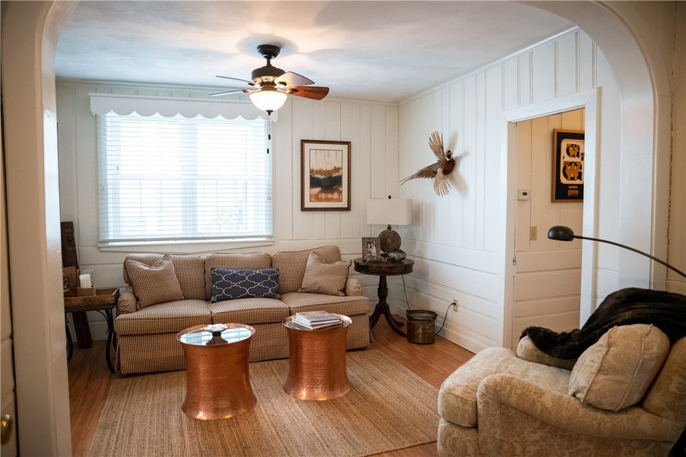 721 Hope St unit 1, Bristol, RI 02809 - photo 1