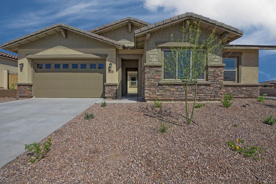 001_Beautiful Curb Appeal