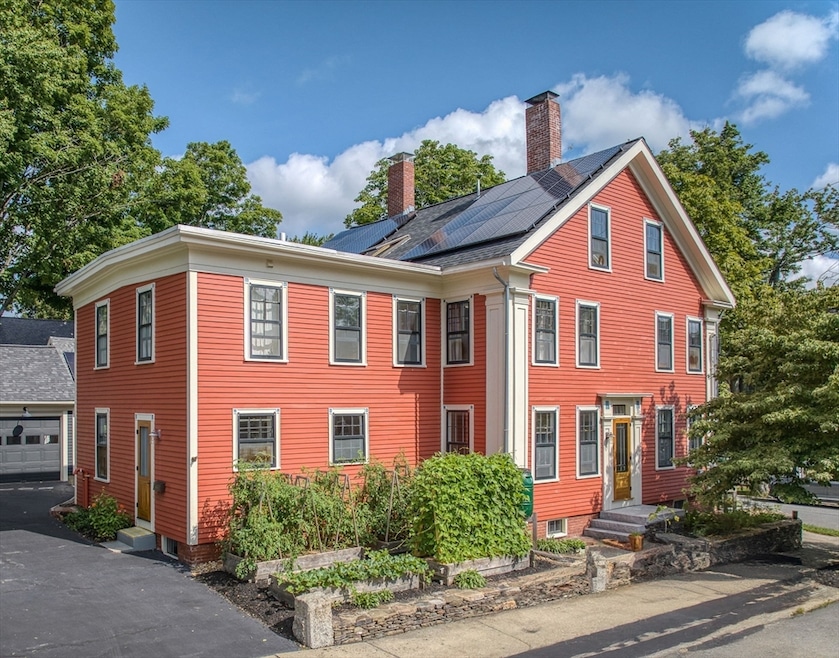 1 Walnut St, Newburyport, MA 01950 - photo 1