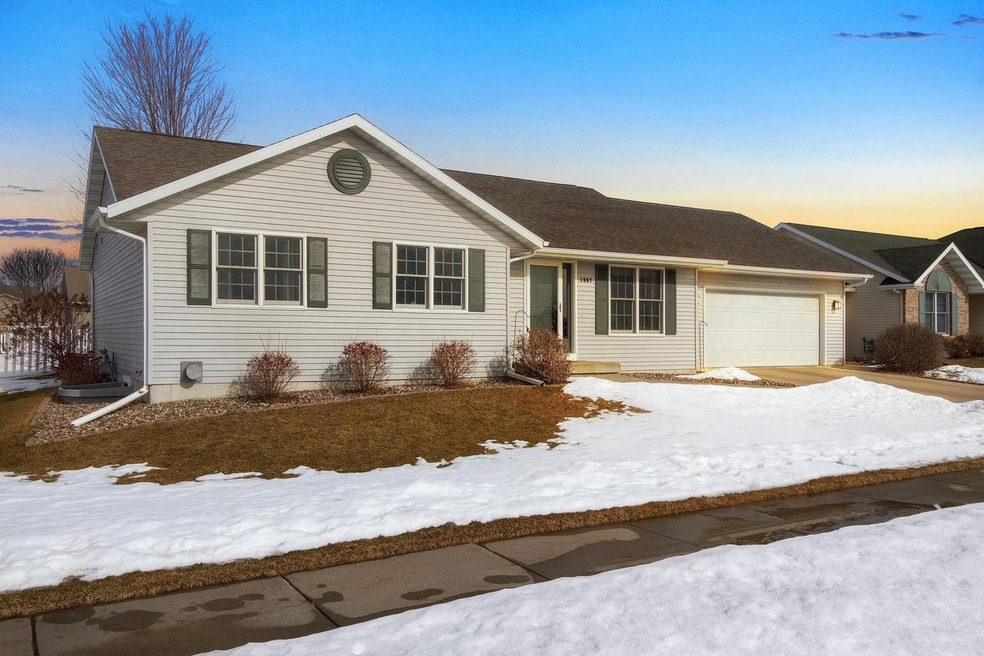 1007 Remington Dr, Holmen, WI 54636 - photo 1