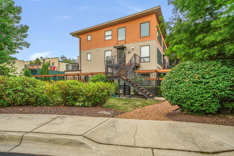 13595 Red Arrow Hwy unit 2, Harbert, MI 49115 - photo 1