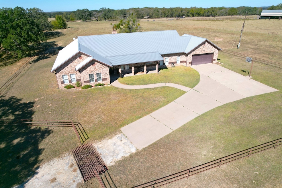 2776 S Highway 77, Cameron, TX 76520 - photo 1