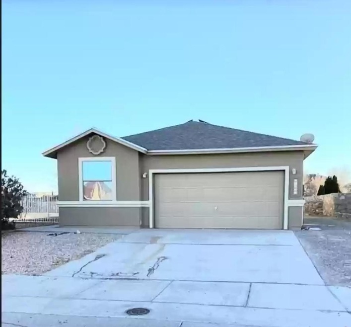 14200 Desert Sky Dr, Horizon City, TX 79928 - photo 1