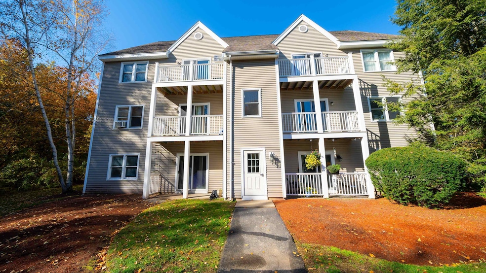 2 Maple Ridge Dr unit 28, MerriMacK, NH 03054 - photo 1