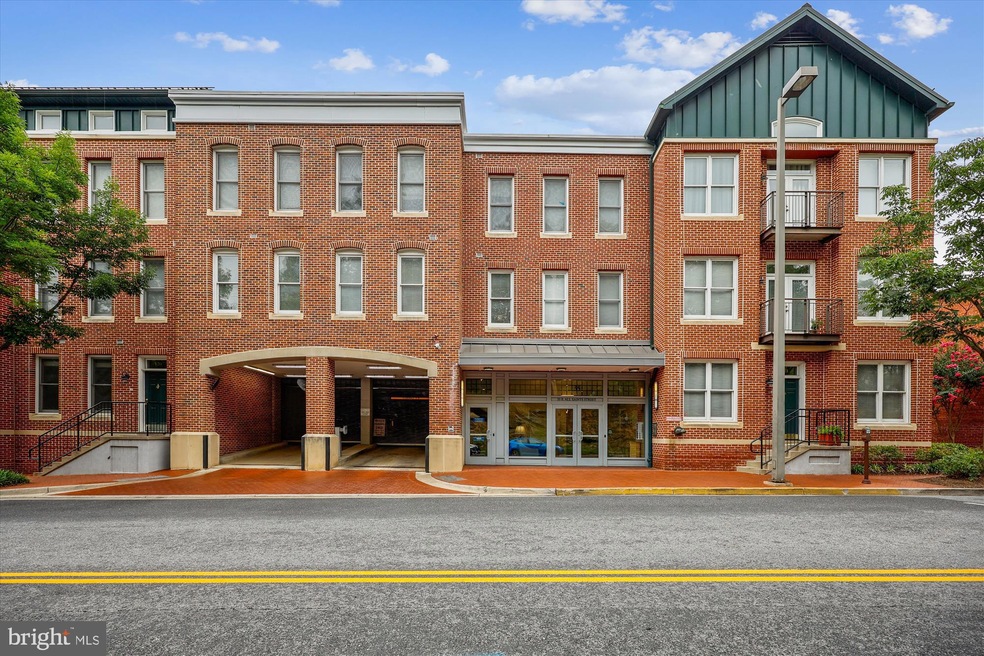 Maxwell Place unit 102, Frederick, MD 21701 - photo 1