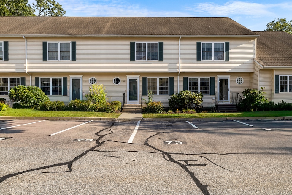 73 Briar Ln unit 73, Norwich, CT 06360 - photo 1