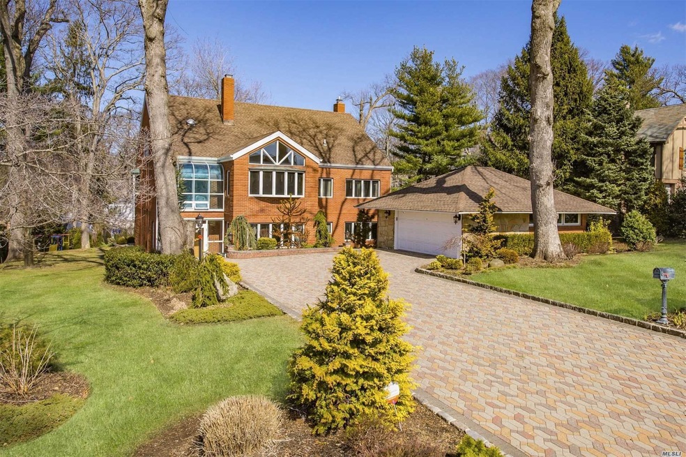 184 Aldershot Ln, Manhasset, NY 11030 - photo 1