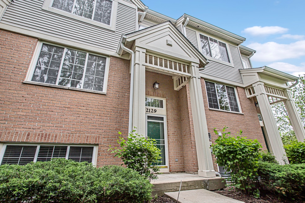 Welcome to this Stunning and Renovated 3 Bedroom/2