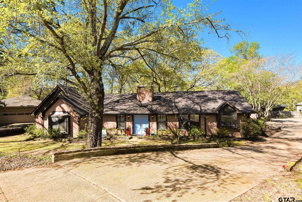 800 800 Fox Cove, Tyler, TX 75703 - photo 1