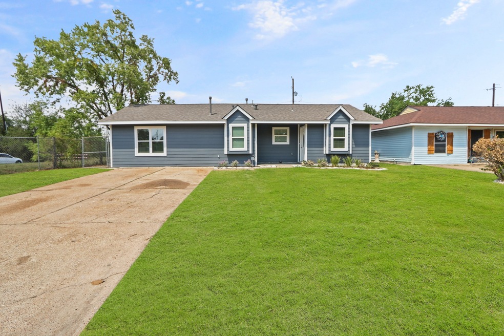 7337 Langley Rd, Houston, TX 77016 - photo 1