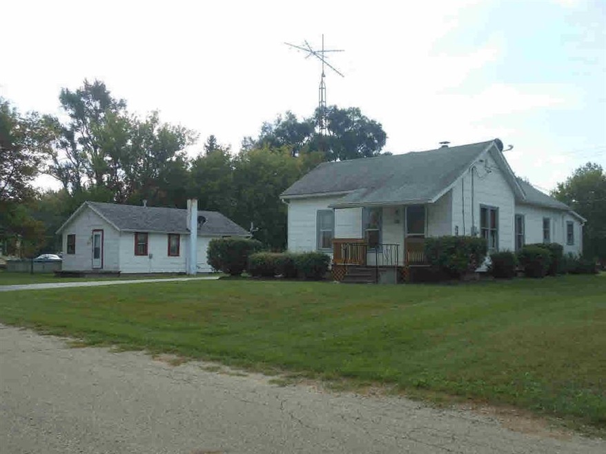 530 Beech St, Vassar, MI 48768 - photo 1