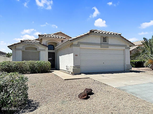 921 E Orchid Ln, Chandler, AZ 85225 - photo 1