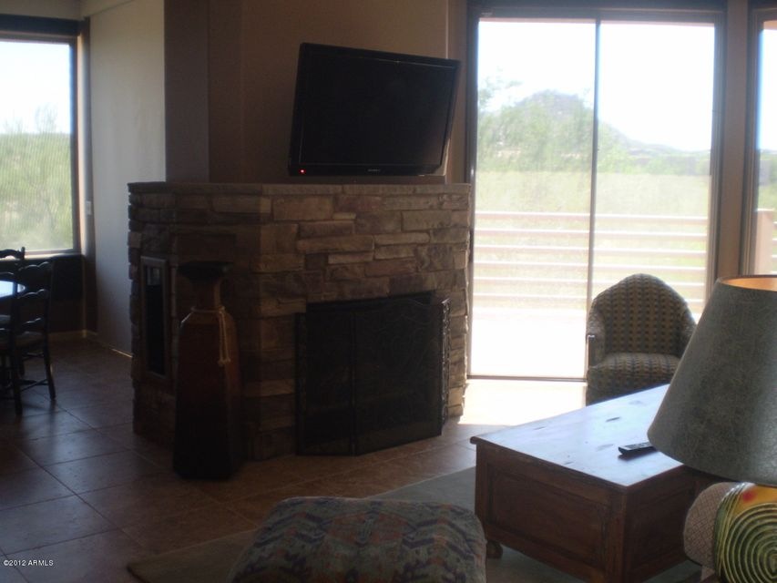 Fireplace / Living Area
