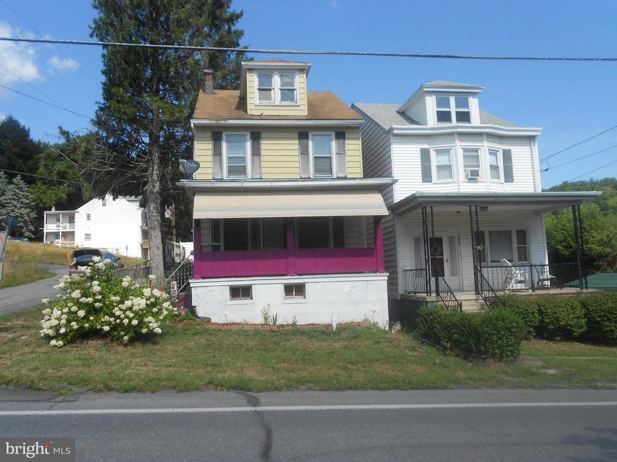 227 Market St, Cumbola, PA 17930 - photo 1