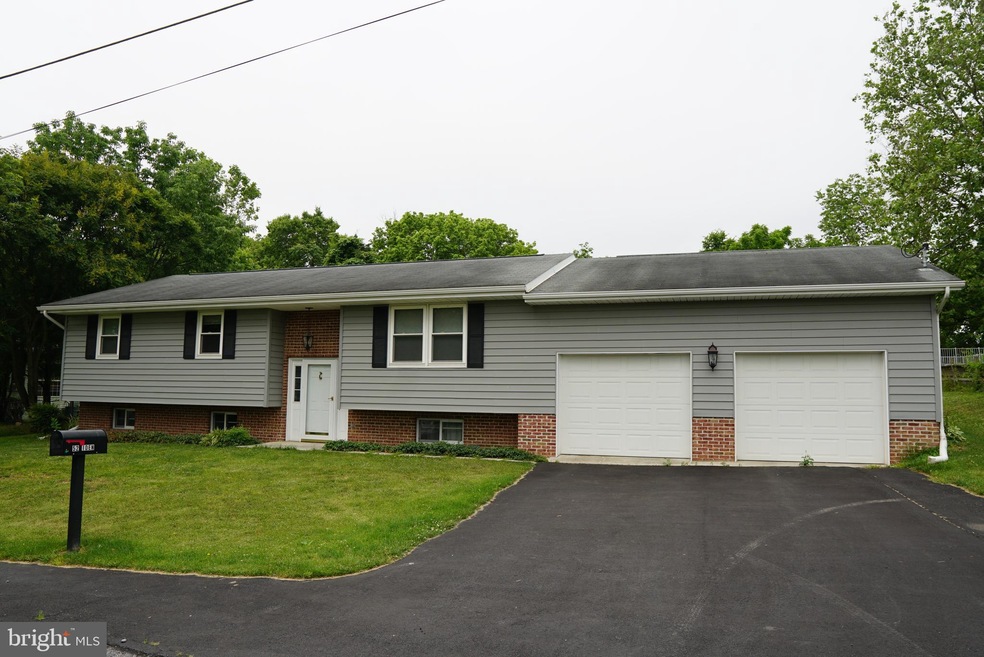 52 Iden Ln, Martinsburg, WV 25404 - photo 1