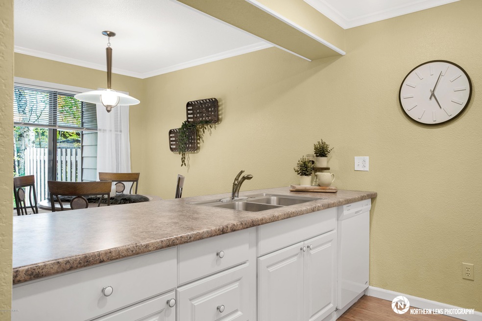 BEAUTIFULLY REMODELED KITCHEN