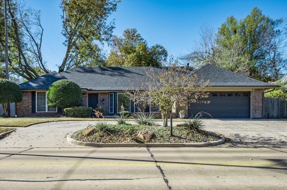 2704 S Berry Rd, Norman, OK 73072 - photo 1