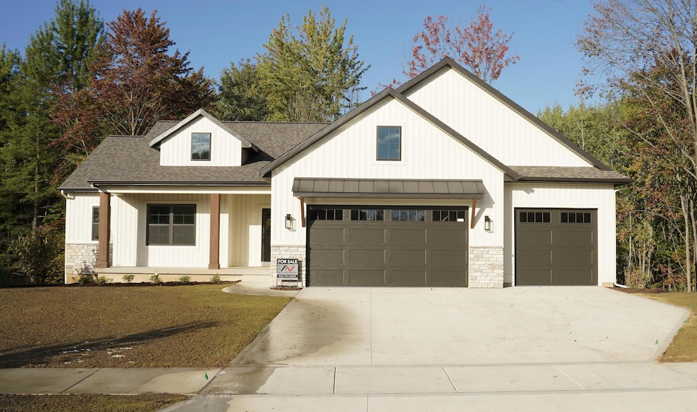 1537 Browning Dr, Grand Rapids, MI 49534 - photo 1