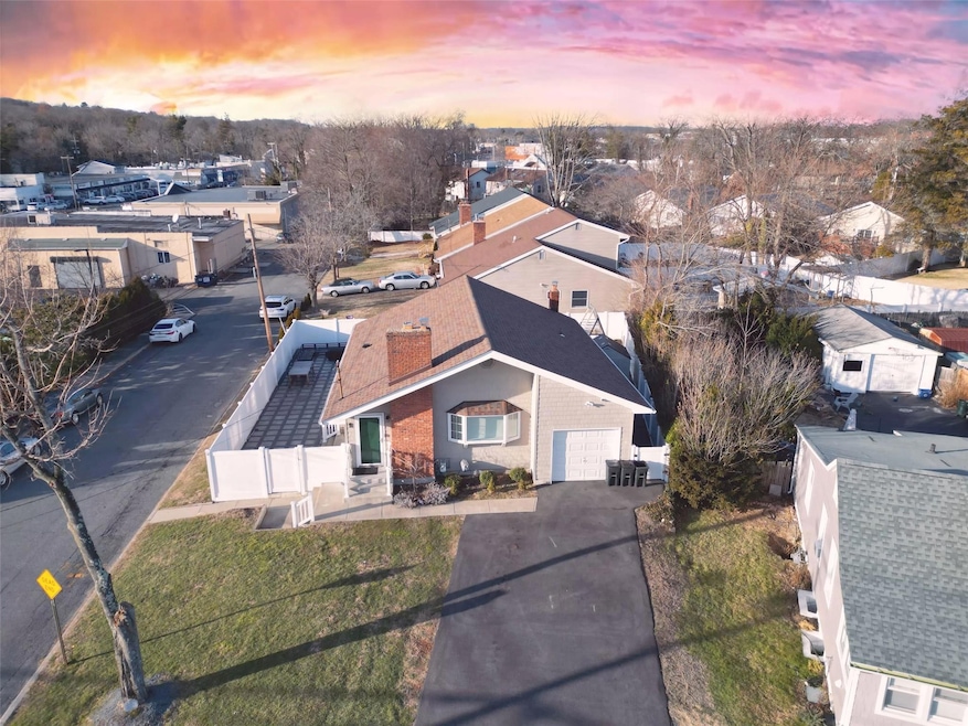 Sold $700,000 • Co-Listing Agent