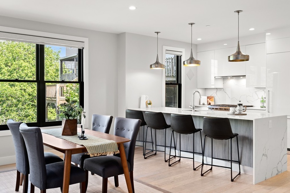 586 E 3rd St unit 2, Boston, MA 02127 - photo 1