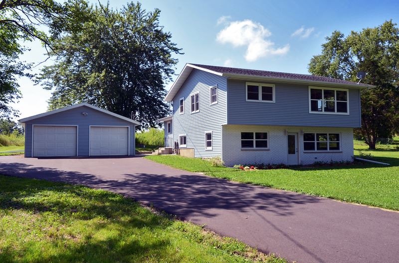 4375 Old Stone Rd, Oregon, WI 53575 - photo 1