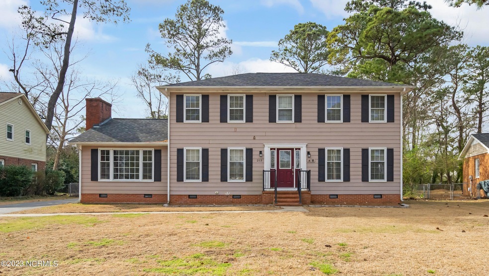 213 Nottingham Rd, Jacksonville, NC 28546 - photo 1