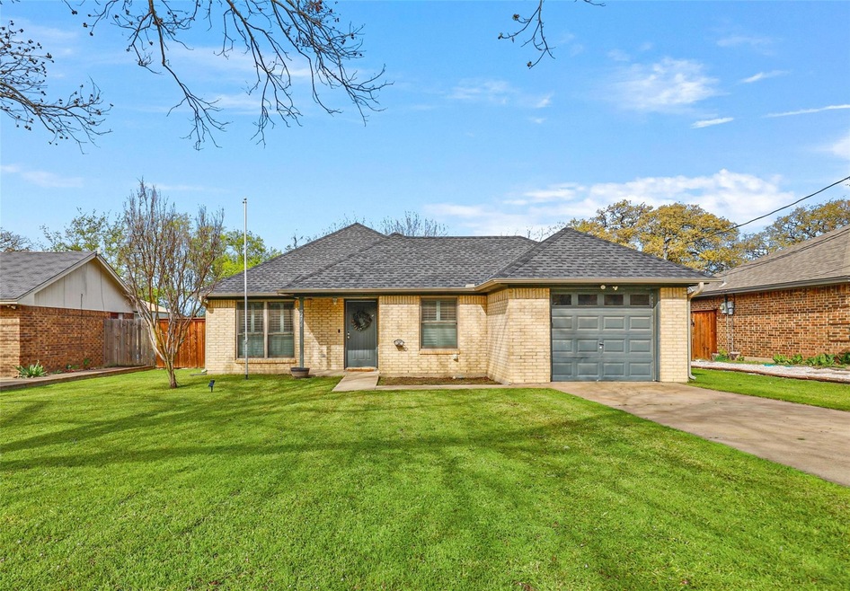 216 Cherry St, Weatherford, TX 76086 - photo 1