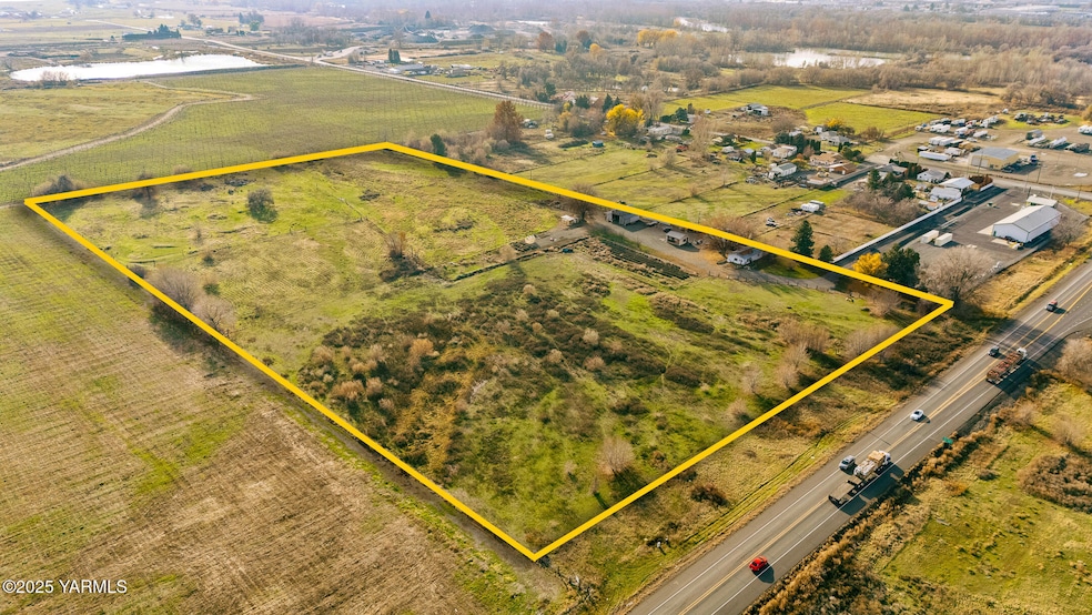 1803 Riverside Rd, Yakima, WA 98901 - photo 1