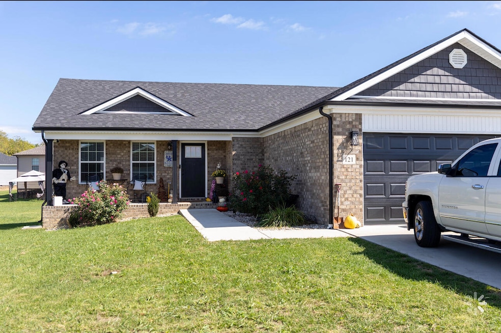 121 Stillwater Dr, Berea, KY 40403 - photo 1