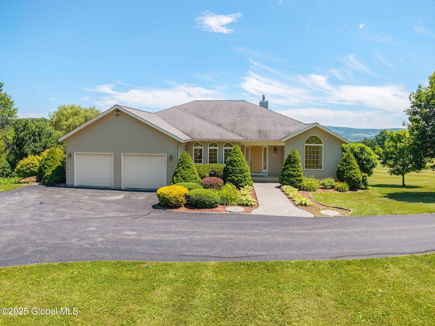 145 Edgewood Dr, Cobleskill, NY 12043 - photo 1