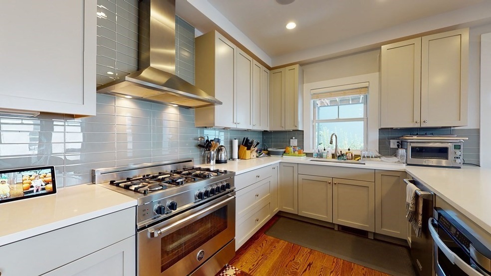 74 F St unit 1, Boston, MA 02127 - photo 1