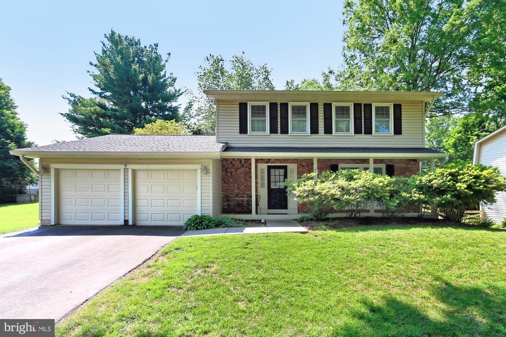 9827 Rand Dr, Burke, VA 22015 - photo 1