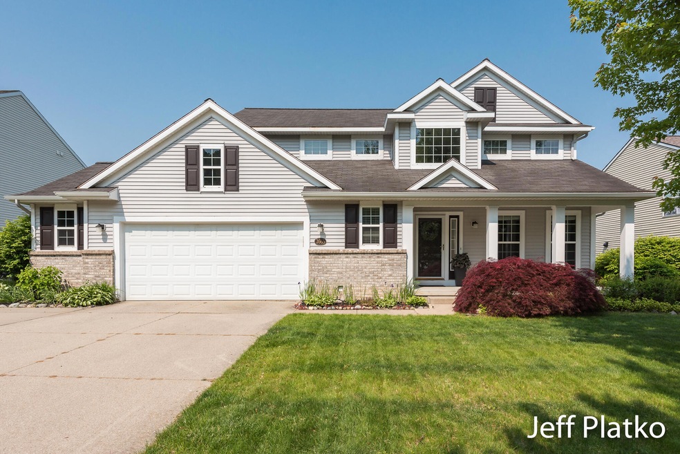 1_Front Exterior-1