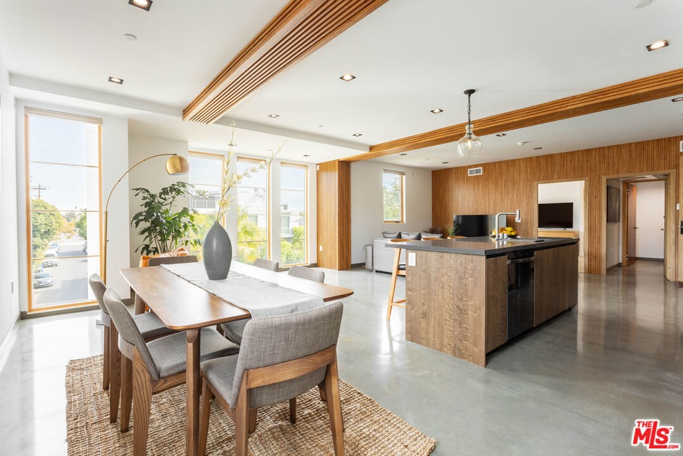 547 N Sweetzer Ave unit 102, West Hollywood, CA 90048 - photo 1