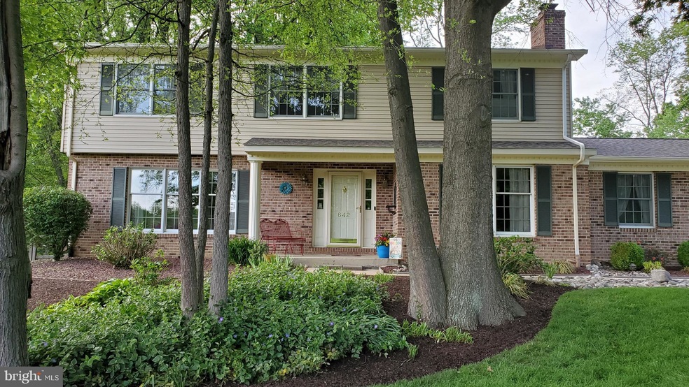 642 Clifton Dr, Bear, DE 19701 - photo 1