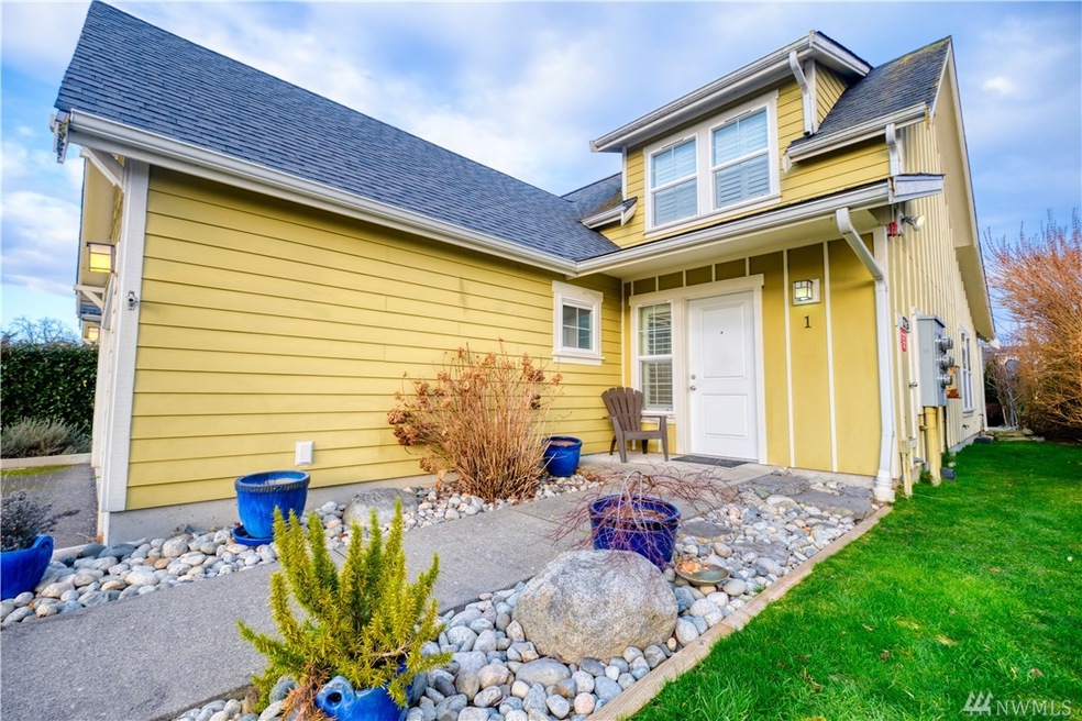 1726 Edwards Dr unit 1, Point Roberts, WA 98281 - photo 1