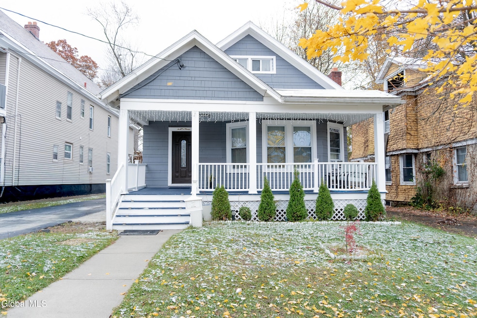 818 Bedford Rd, Schenectady, NY 12308 - photo 1